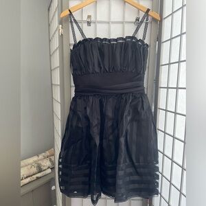 Strapless Sweetheart Black Striped Formal Dress - size 6